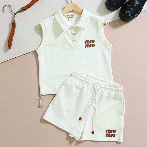 MIUMIU 로고 텍스쳐 민소매 + 숏팬츠 SET