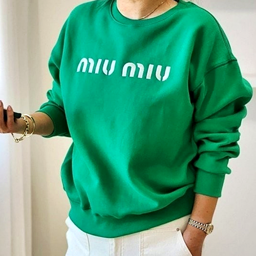 미우미우 MIUMIU 자수 기모 맨투맨