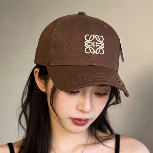 로에베 LOEWE 클래식 자수 볼캡