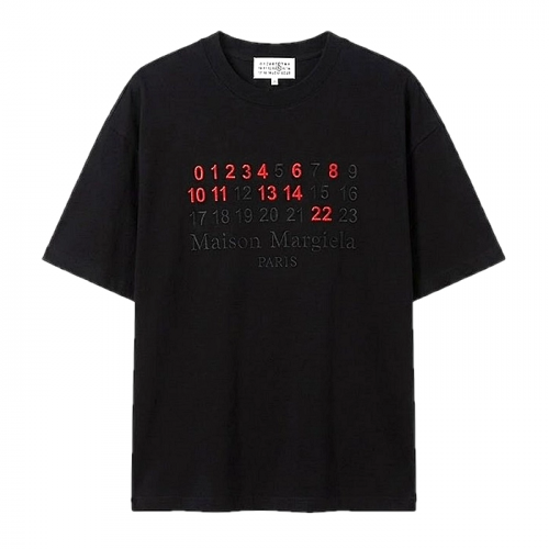 Maison Margiela 레드플록 넘버드 티셔츠