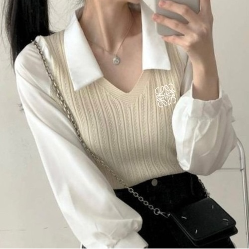 로*베 프랑 브이넥 블라우스
