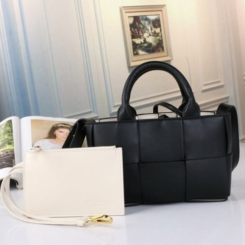 BOTTEGA VENETA 백