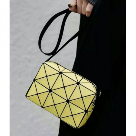 ISSEY MIYAKE BAO BAO 미니사각 토트백